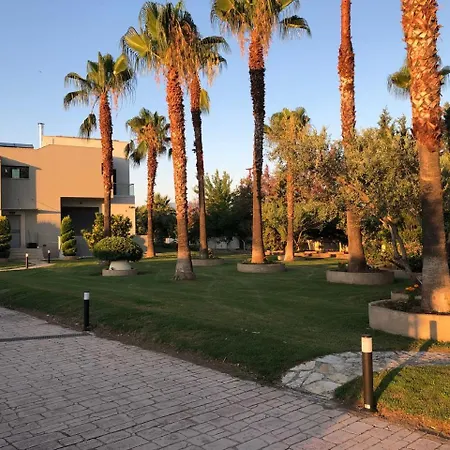 Evia Palm Vila Politiká